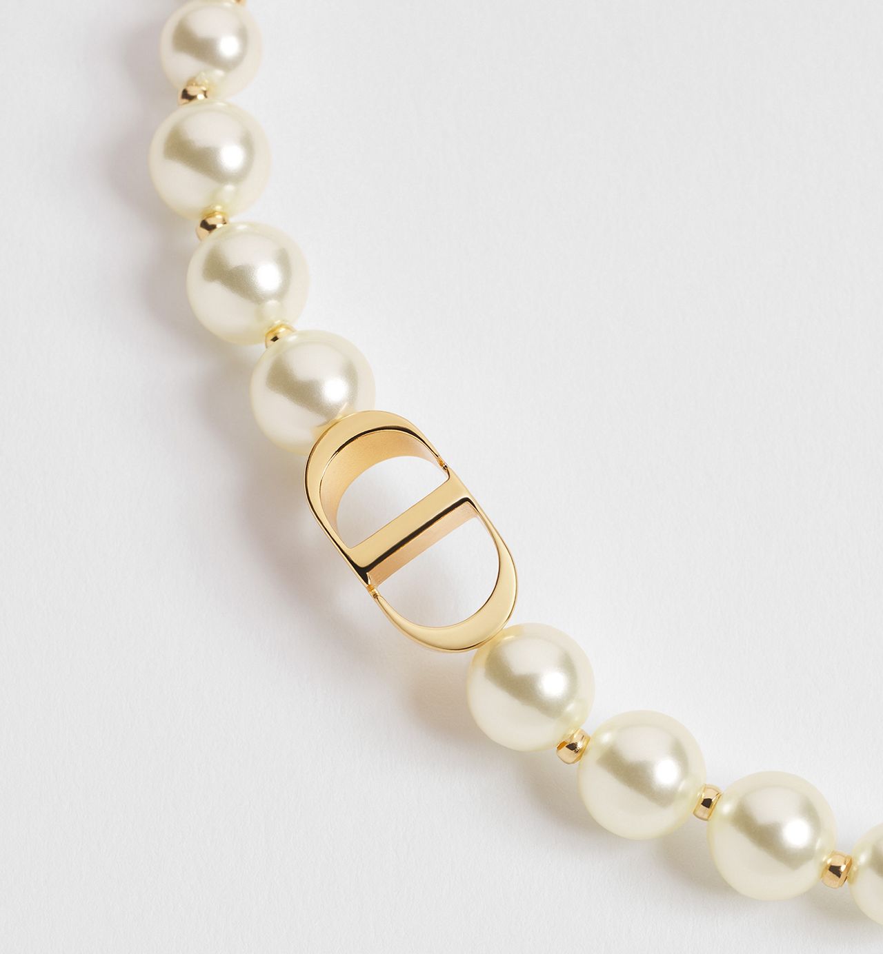 Dior  
Pearl 30 Montaigne Bracelet 🤍