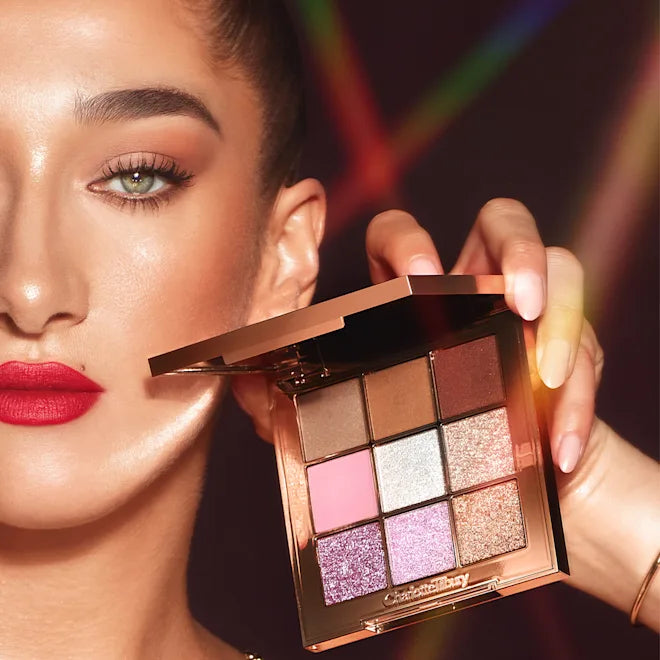 Charlotte Tilbury      
The BEAUTYVERSE Eyeshadow Palette 💕
