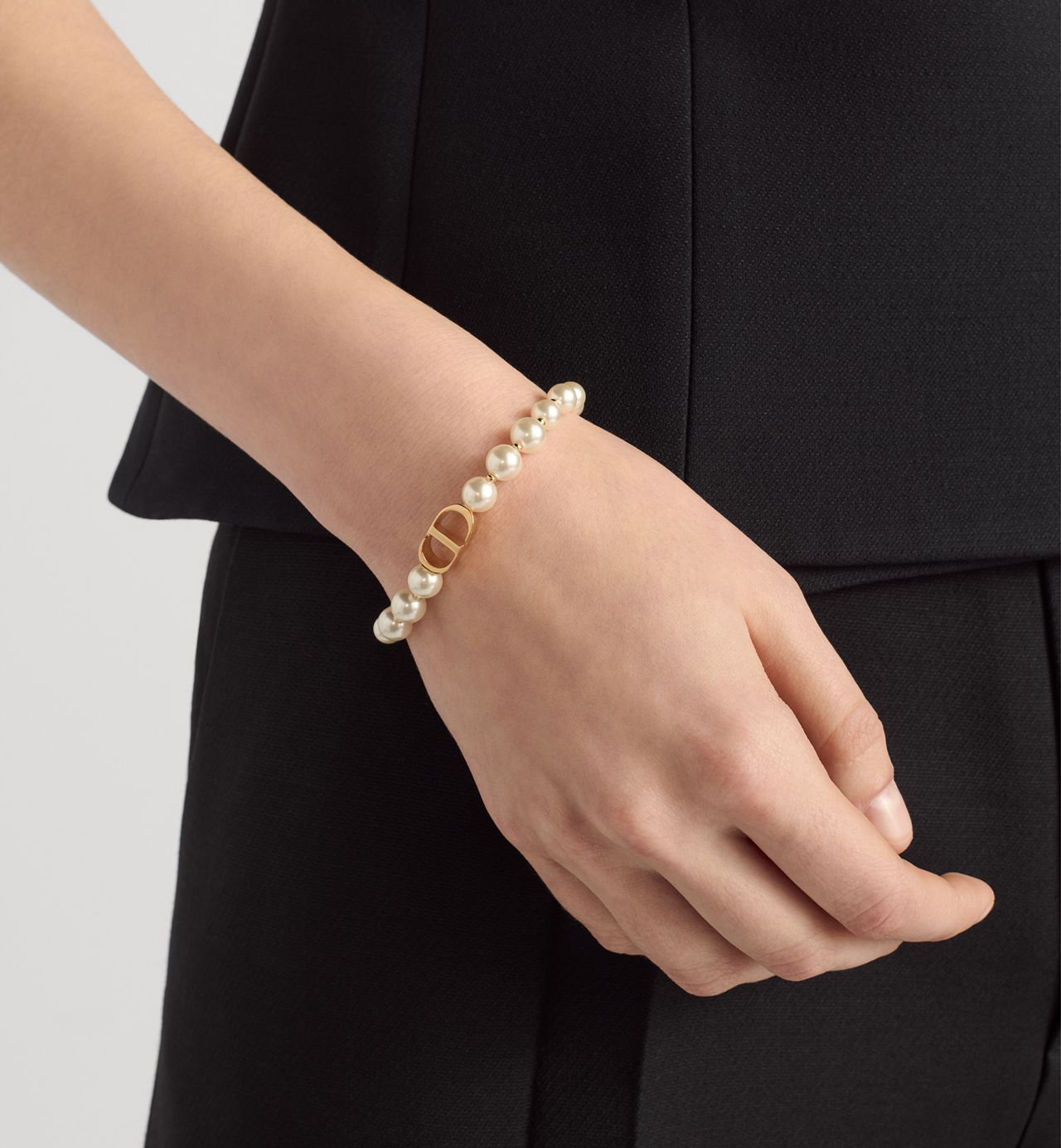 Dior  
Pearl 30 Montaigne Bracelet 🤍