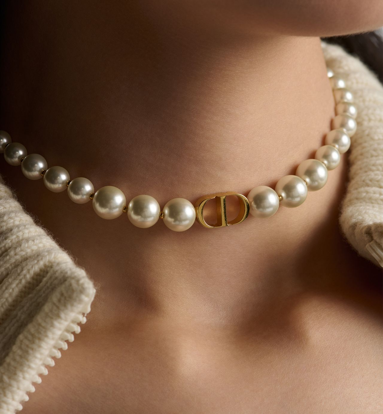 Dior  
Pearl Montaigne Short Necklace 🤍