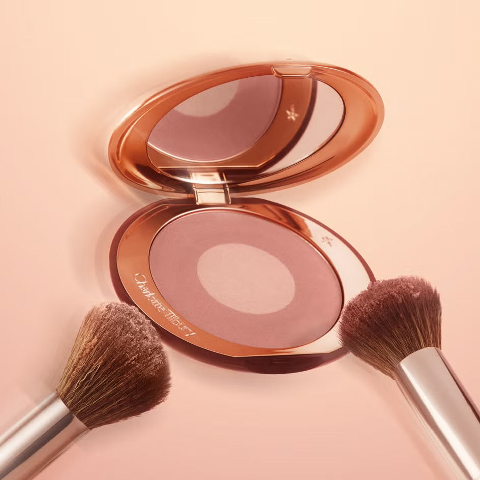 CHARLOTTE TILBURY
Airbrush Flawless Easy Soft Blur Bronzer + Blusher Brush 🤎