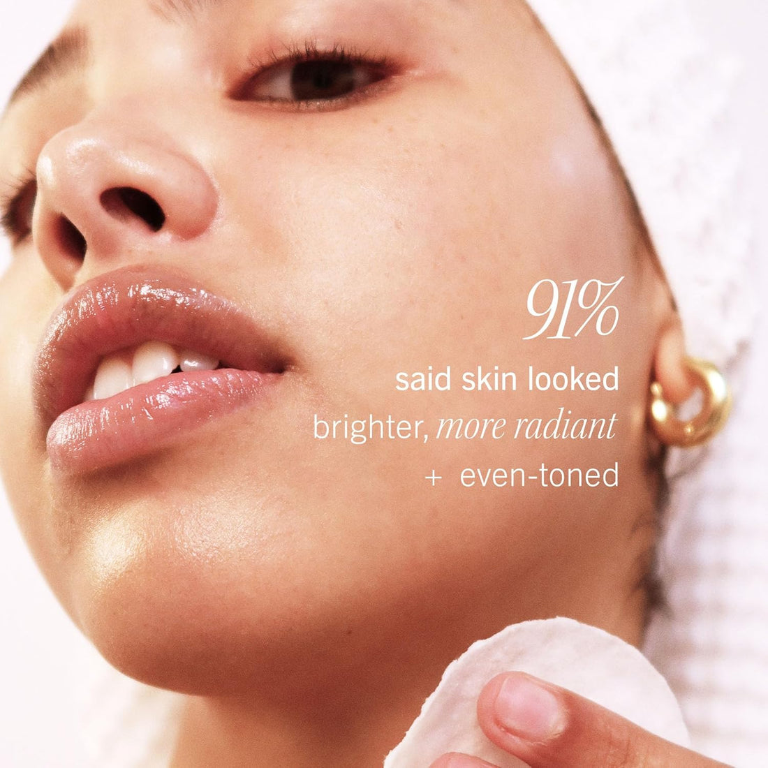 First Aid Beauty     
Brighten + Glow Facial Radiance Pads with Glycolic + Lactic Acids 🩵