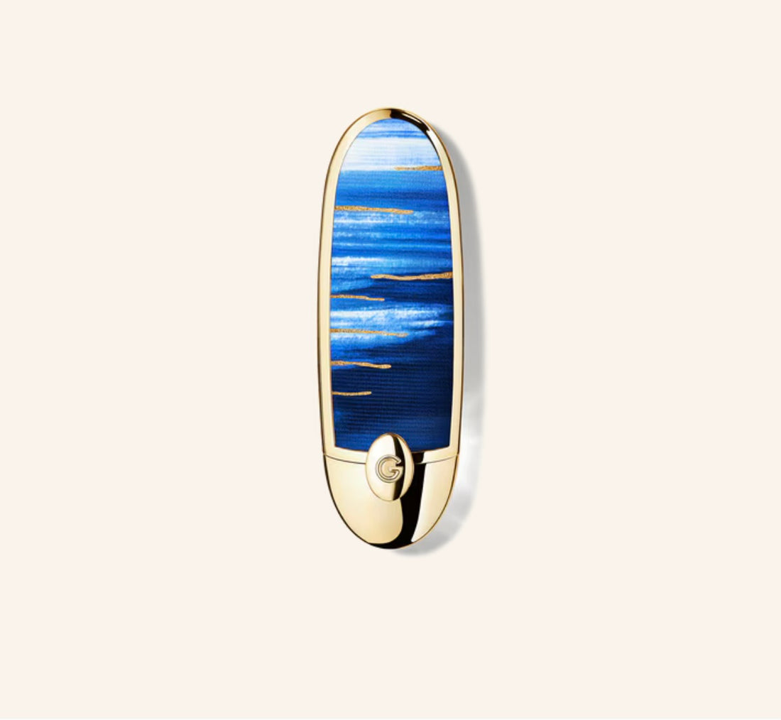 Guerlain  
ROUGE G THE CUSTOMISABLE ULTRA-CARE LIPSTICK CASE 💙