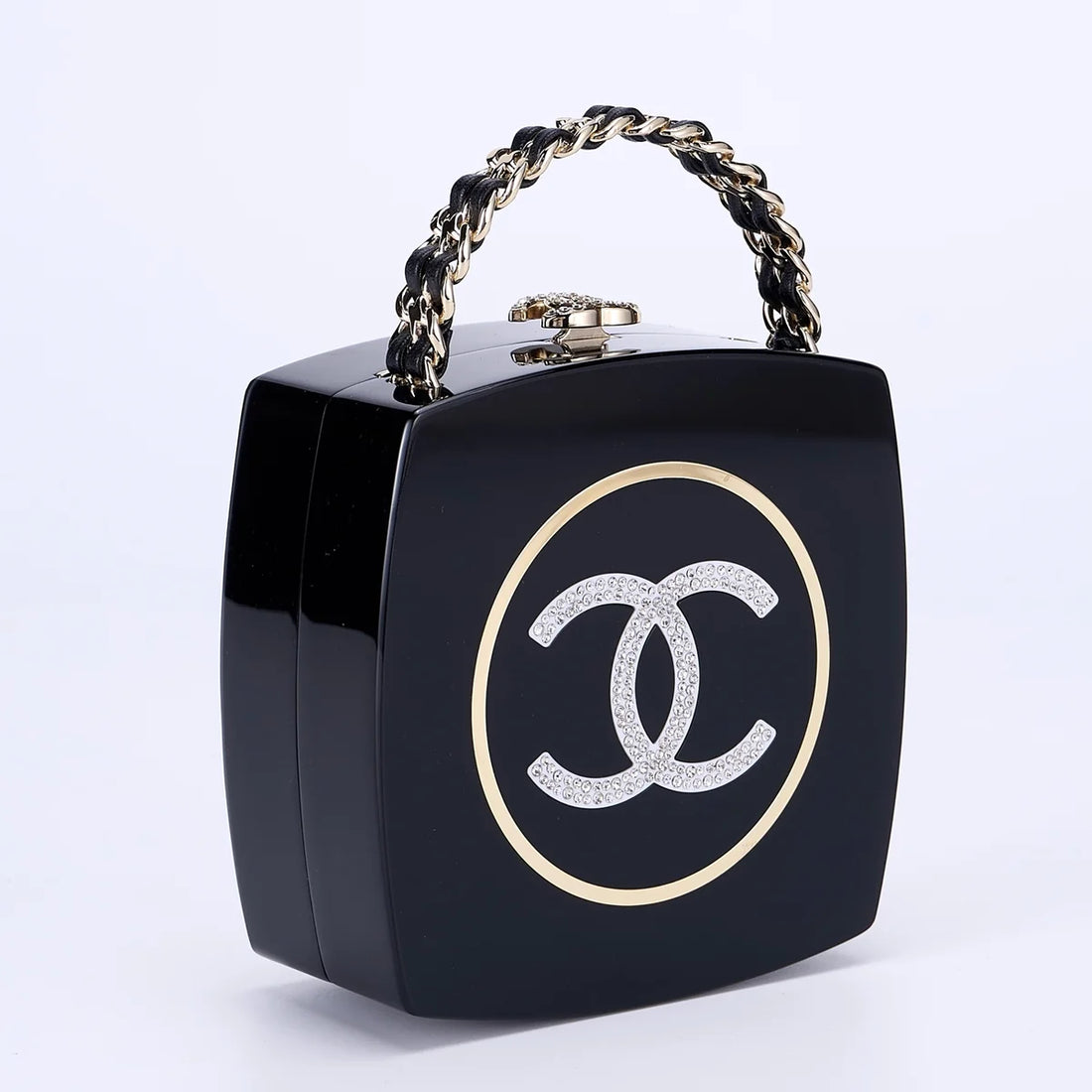Chanel  
25B Cosmetic Chain Bag 🖤