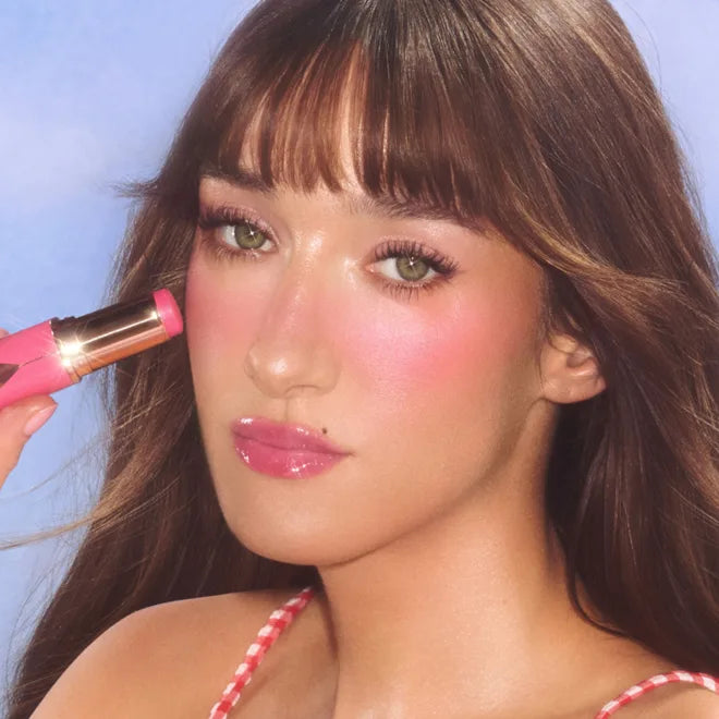 Charlotte Tilbury     
Mini Pinky Glow Blush Stick  🩷