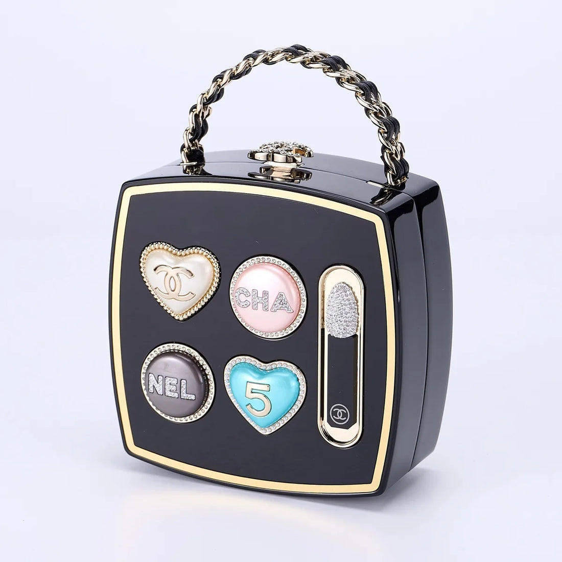 Chanel  
25B Cosmetic Chain Bag 🖤
