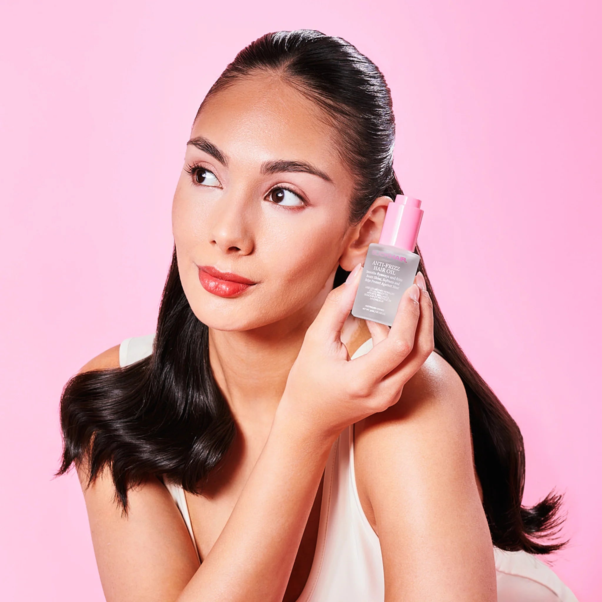 Slickhair    
Anti-Frizz Hair Oil 🩷