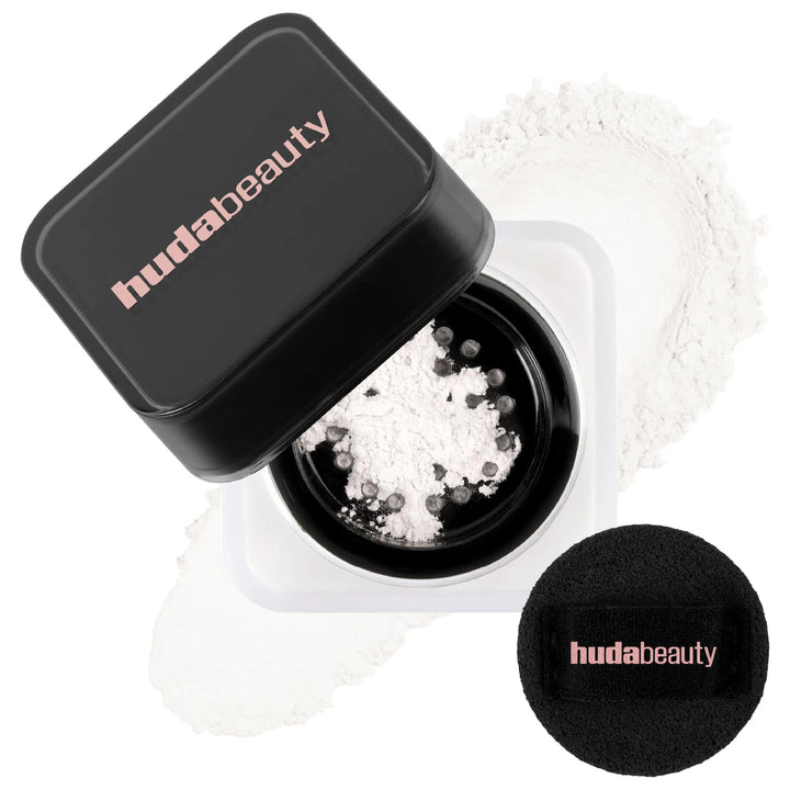 HUDA BEAUTY   
Mini Easy Bake Loose Baking & Setting Powder - Sugar Cookie 🤍✔️