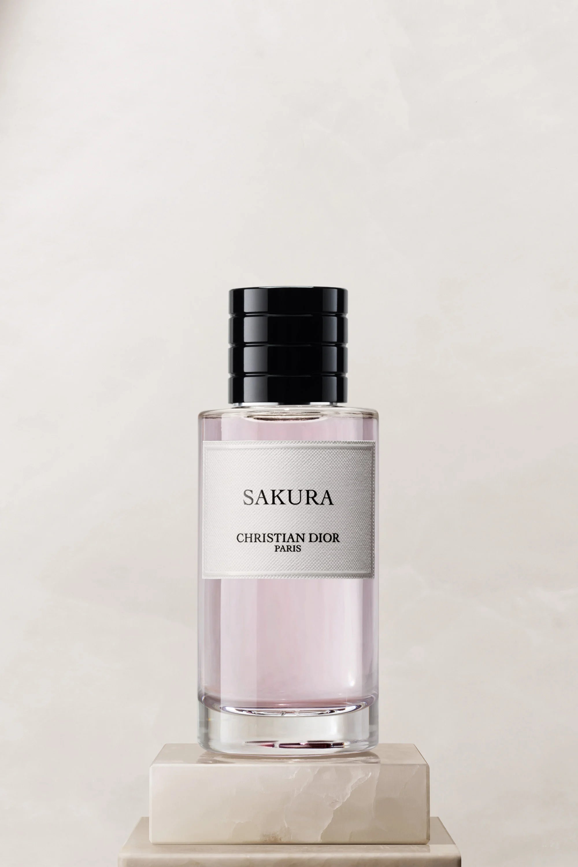 Christian Dior      
Sakura Eau De Parfum     
🩷🩷