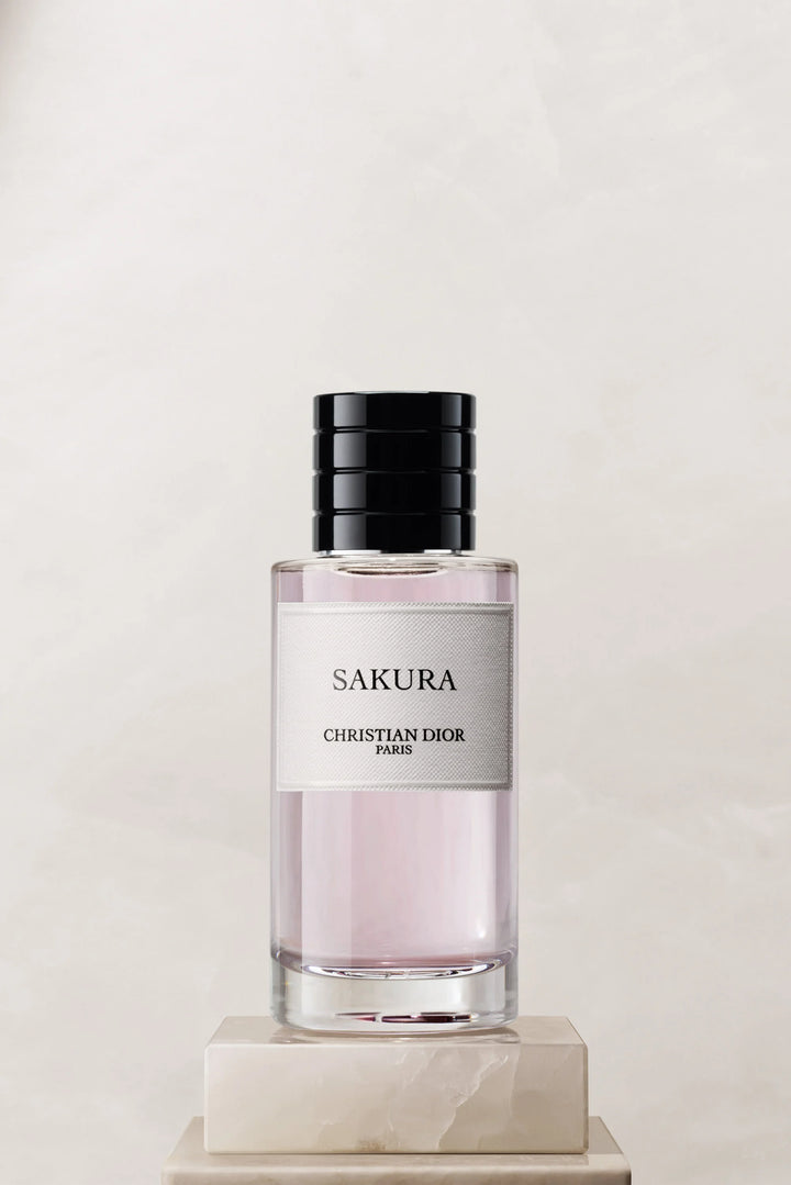 Christian Dior      
Sakura Eau De Parfum     
🩷🩷