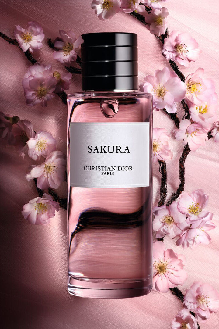 Christian Dior      
Sakura Eau De Parfum     
🩷🩷