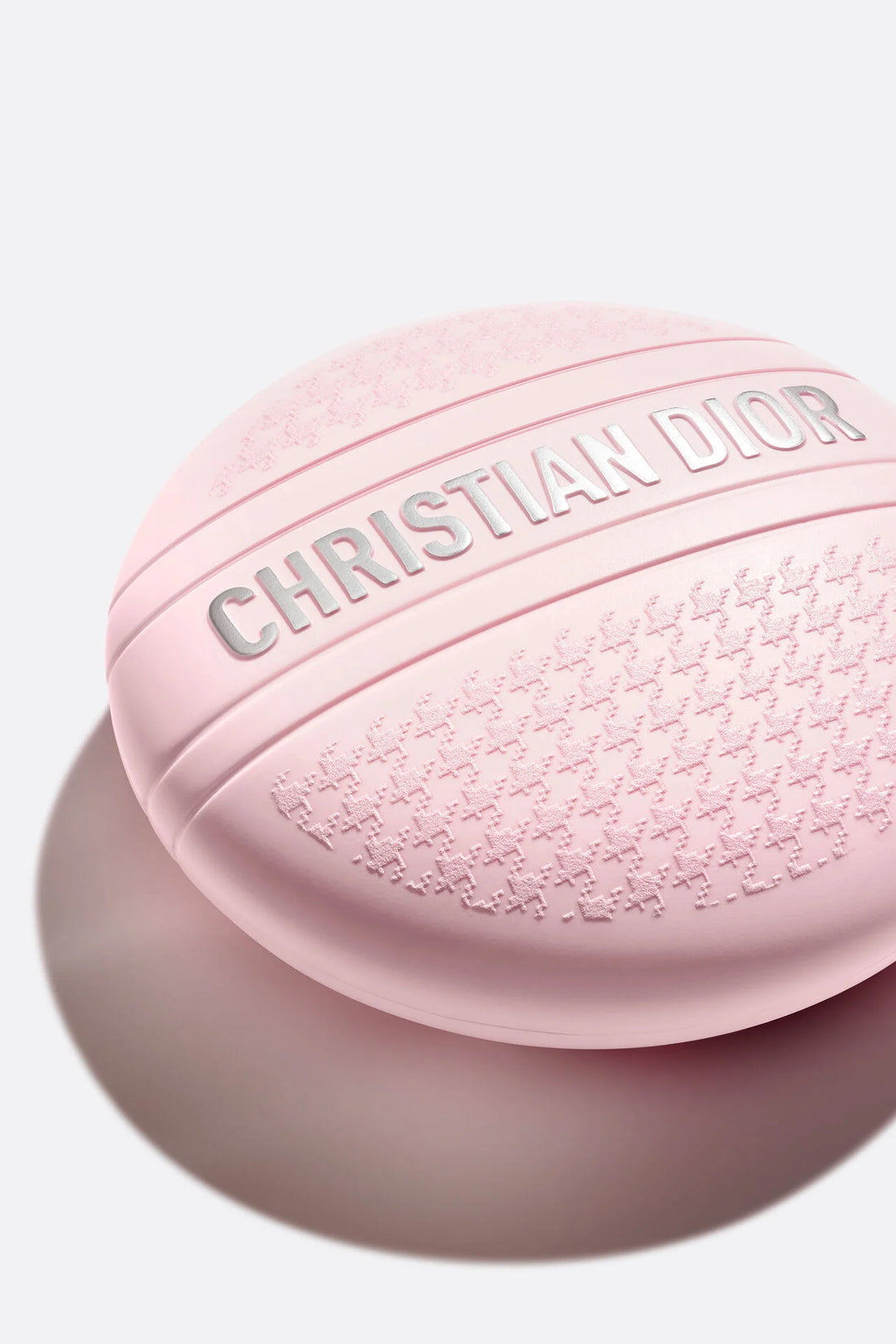 Miss Dior  
Melt-In Hand Cream 🩷