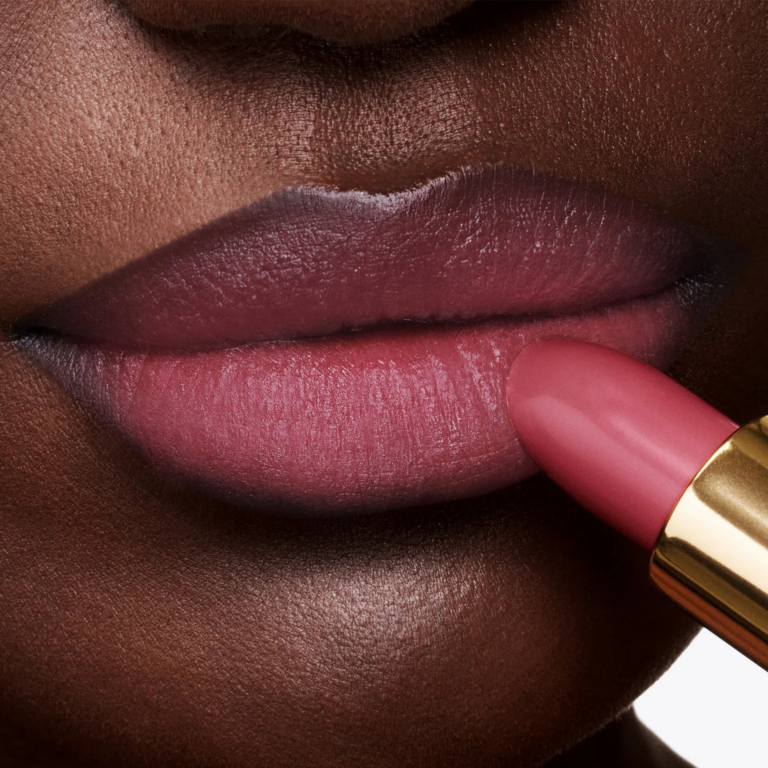 Tom Ford
Discover TOM FORD Runway Lip Color - 69 Night Mauve 🩷