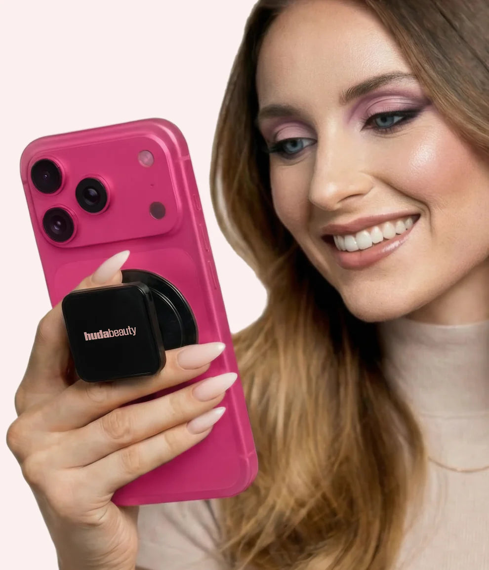 Huda Beauty     
Easy Bake Pressed Powder Phone Grip - Peach Cupcake 💕
