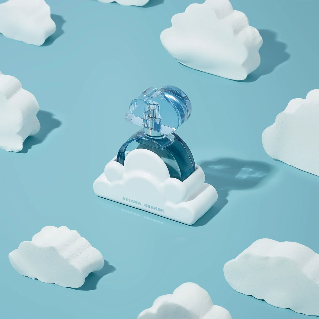 Ariana Grande          
Mini Cloud Eau de Parfum     
🩵🩵