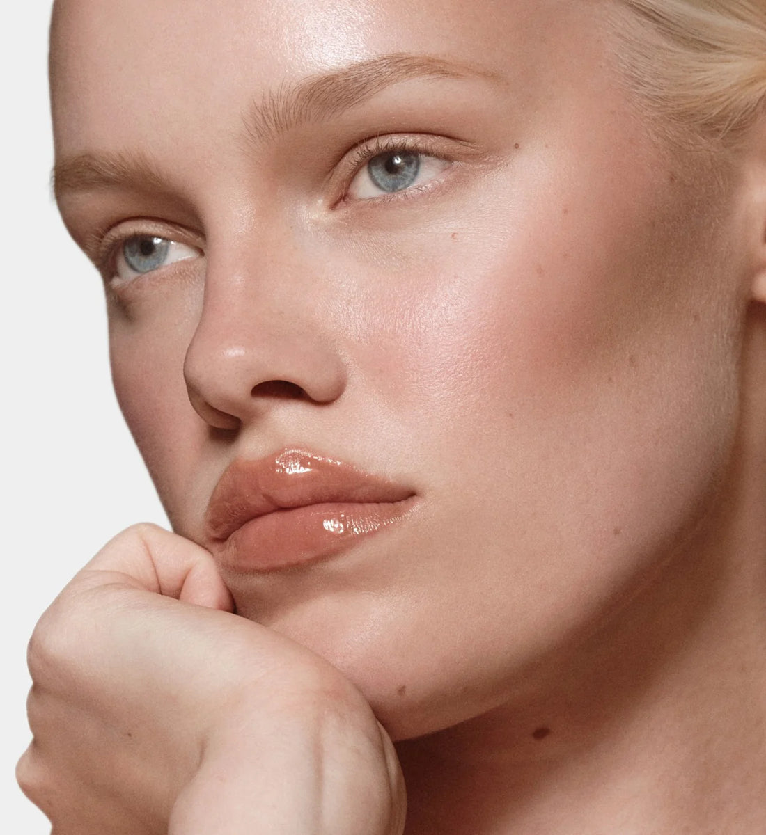 Rhode
peptide lip tint - Colada 🤎