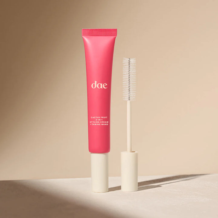 dae 
CACTUS FRUIT 3-IN-1 STYLING CREAM + TAMING WAND 🩷