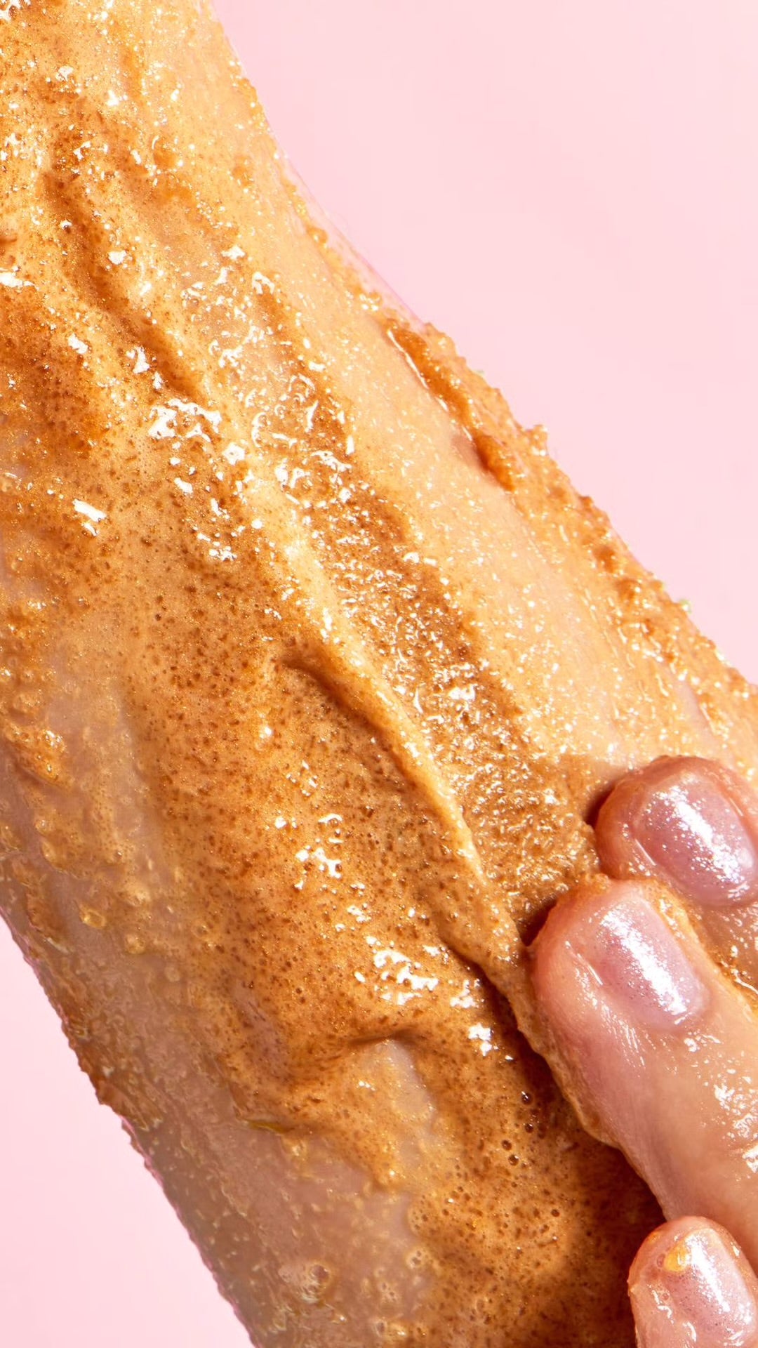 Lush 
Sticky Dates Body Scrub 🤎