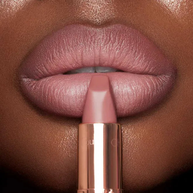 Charlotte Tilbury 
MATTE REVOLUTION MINI LIPSTICK 🩷