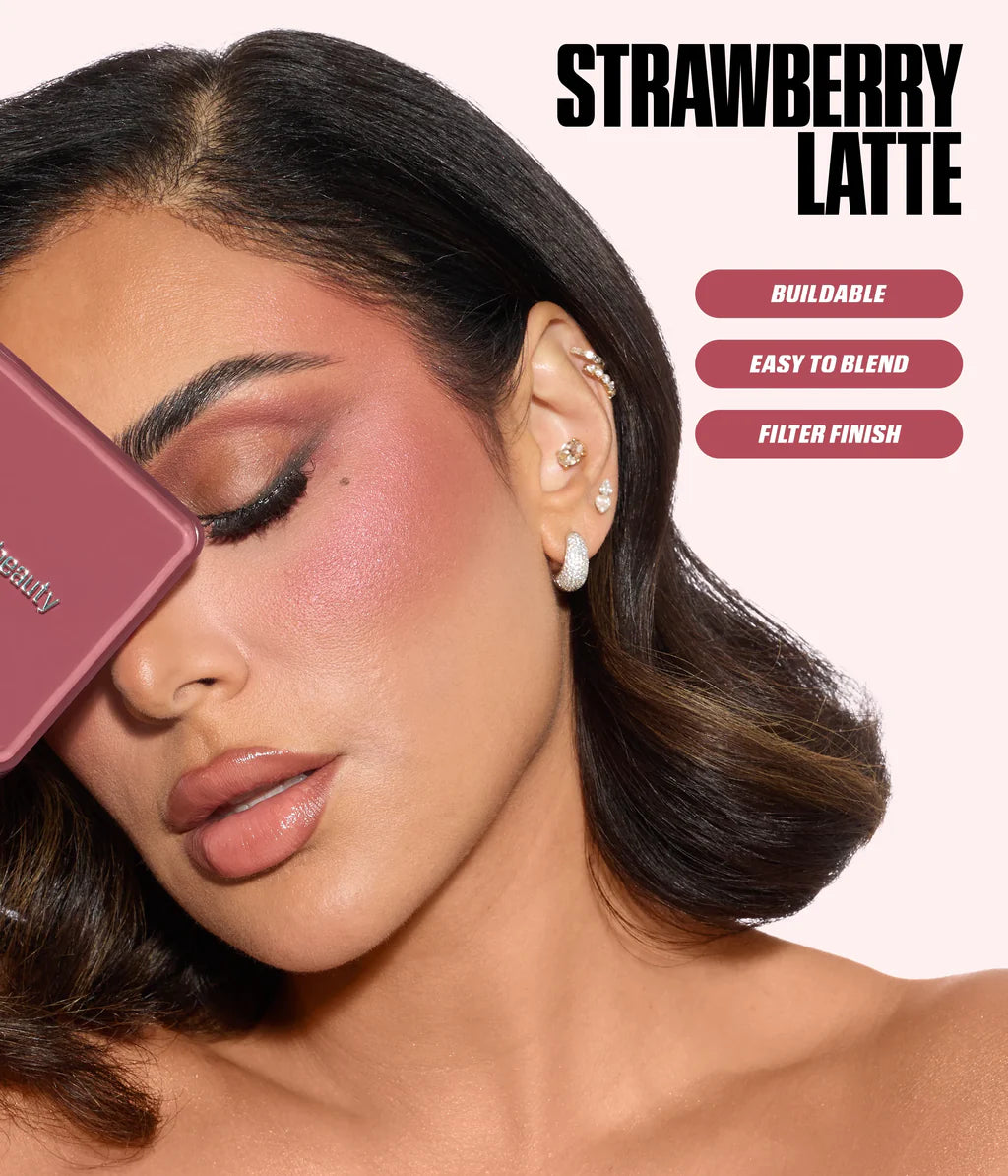 Huda Beauty    
Blush Filter Blurring Blushlighters Palette - Strawberry Latte ♥️