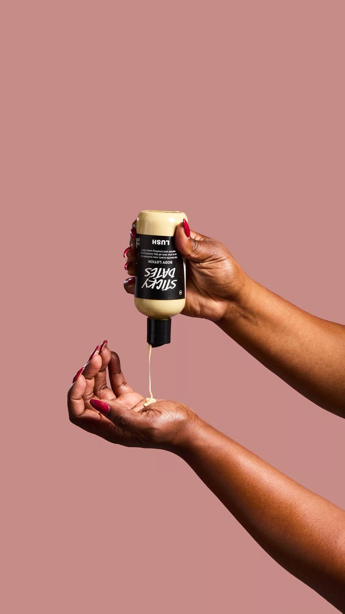 Lush
Sticky Dates Body Lotion 🖤