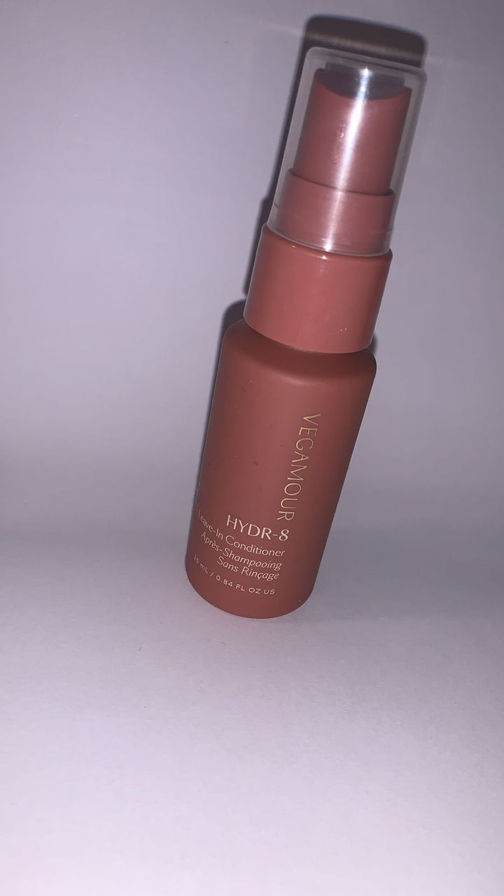 Vegamour  
Detangling and Frizz Reducing HYDR-8 Leave-In Conditioner 🩷