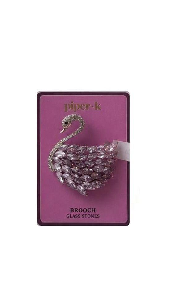 Piper.K Swan Pin ❤️
