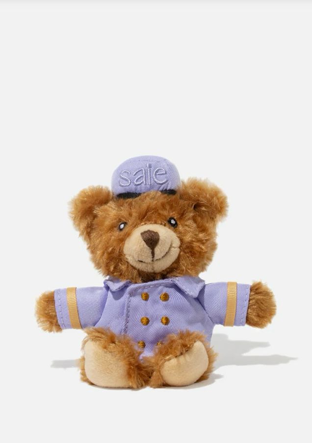SAIE        
THE BELLHOP BEAR KEYCHAIN 💜
