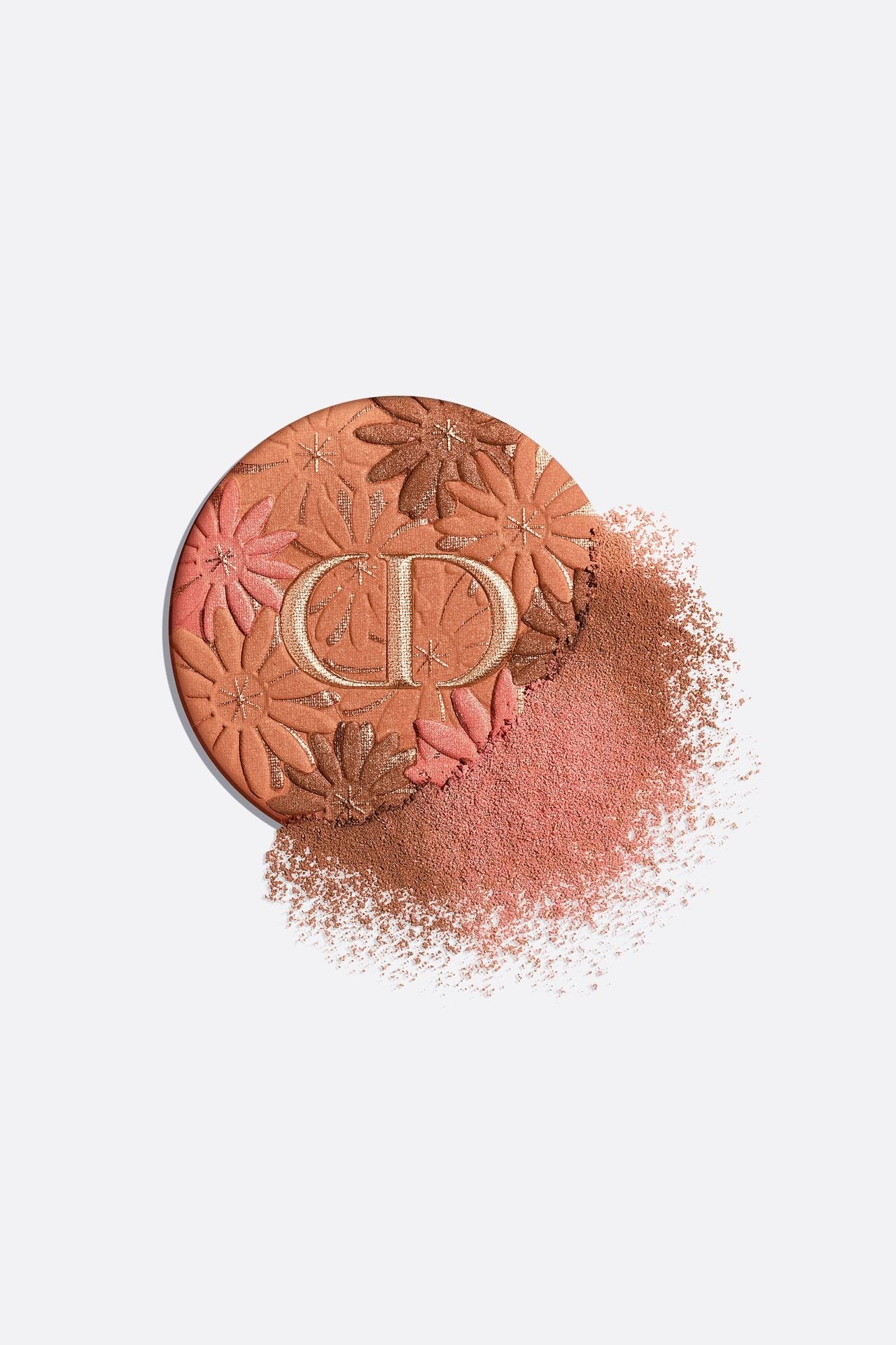 Dior   
Forever Nude Bronze Glow 🐞  
Coral bronze 031