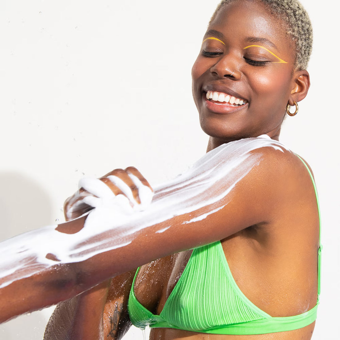 SUNDAE      
Very Vanilla Whipped Shower Foam 🤍