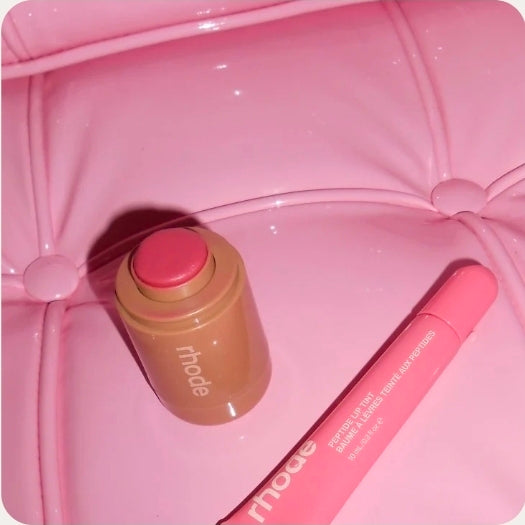 Rhode pocket blush Teacup - 
raspberry pink
The natural flush ♥️ new