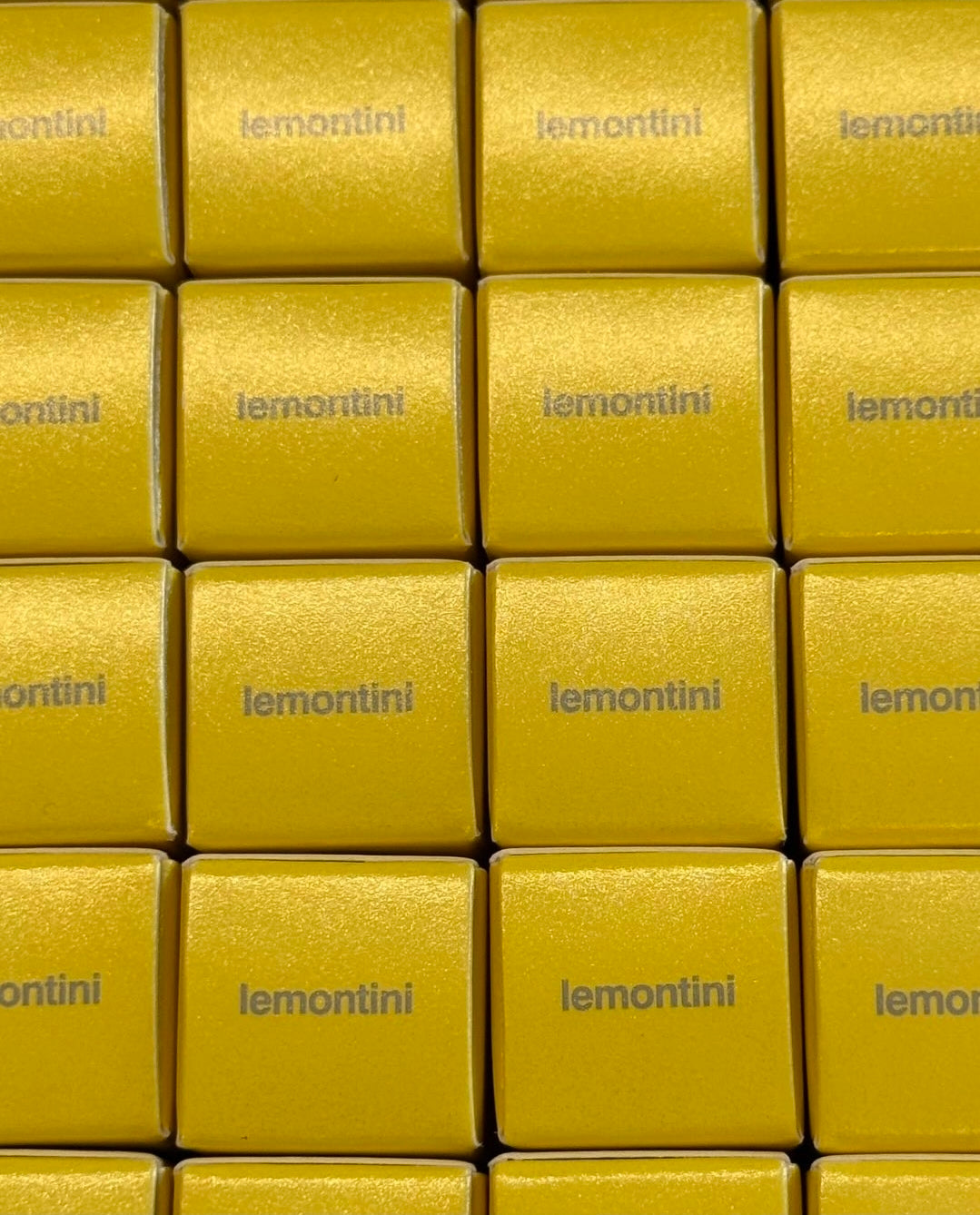 Rhode Lemontini Peptide Lip Treatment ♥️