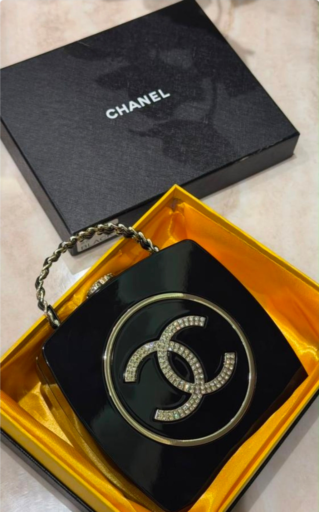 Chanel  
25B Cosmetic Chain Bag 🖤