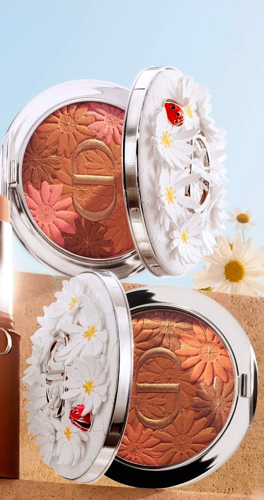Dior   
Forever Nude Bronze Glow 🐞  
Coral bronze 031