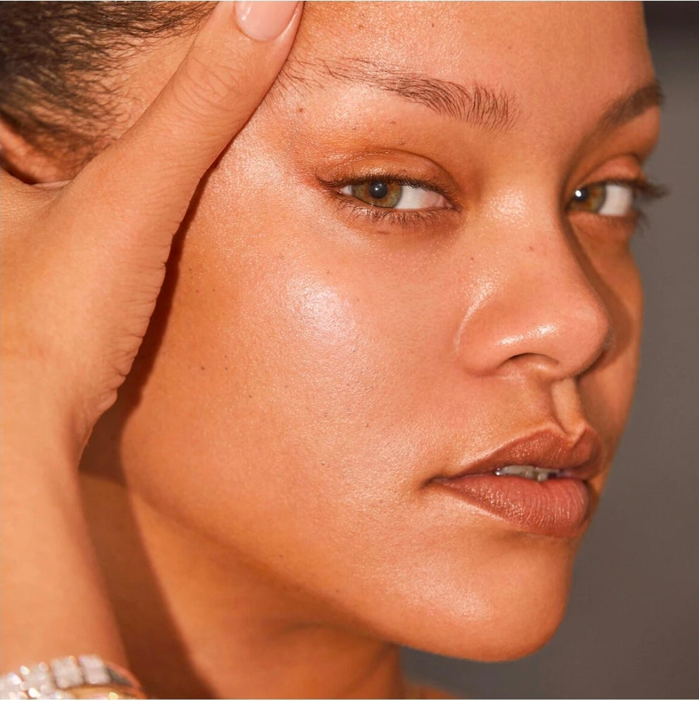 Fenty Skin
Fat Water Niacinamide Pore-Refining Toner Serum ♥️