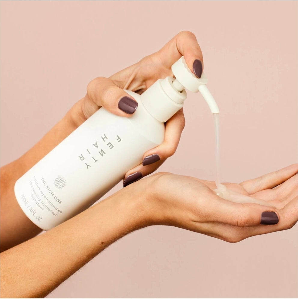Fenty Hair
The Rich One Moisture Repair Shampoo ♥️