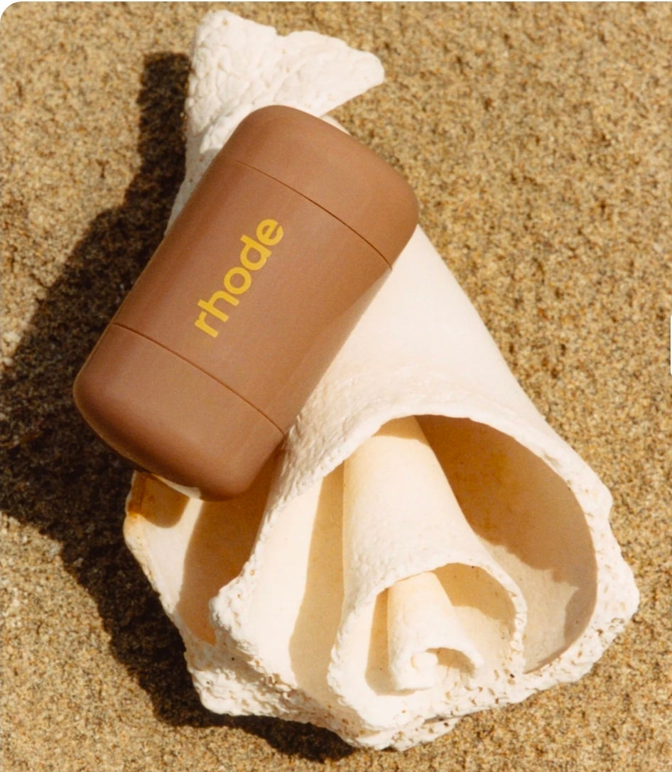 Rhode pocket blush Sun Soak - 
spiced orange
The natural flush ♥️