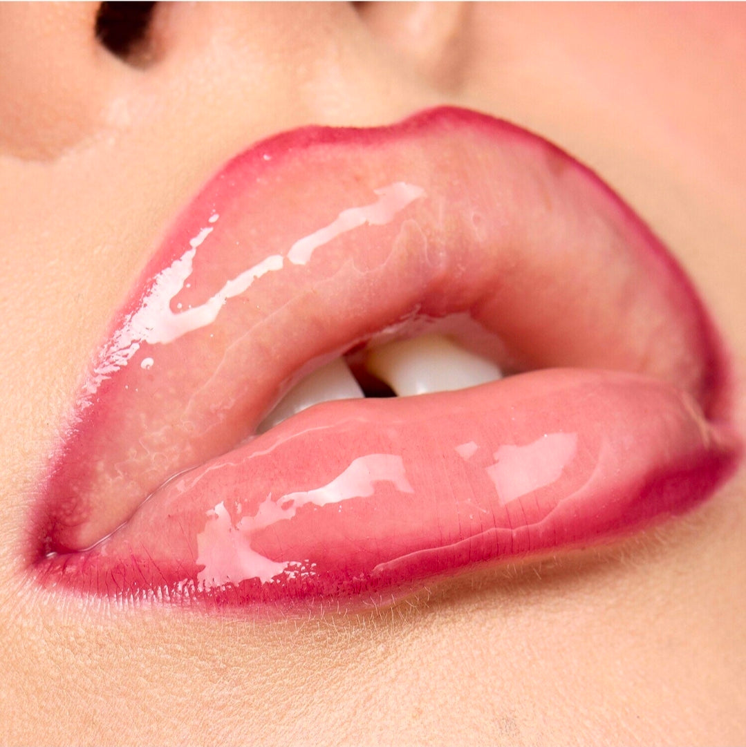 HUDA BEAUTY
Kiss Me Rosy Pink Lip Duo 💋 ❤️
