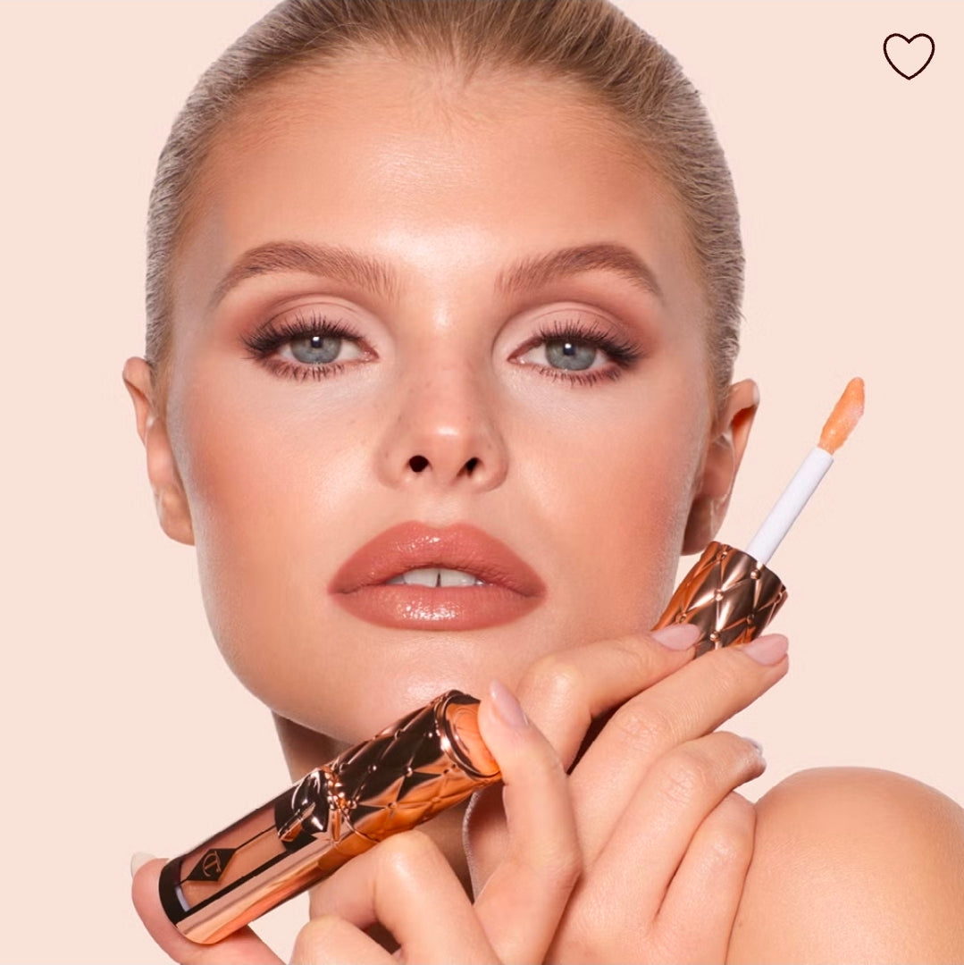 Charlotte Tilbury 
Big Lip Plumpgasm
Nudegasm Diamonds ❤️