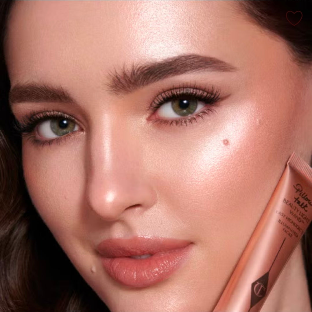 Charlotte Tilbury Beauty Light Wands Highlighter 
Pillow Talk Original ❤️