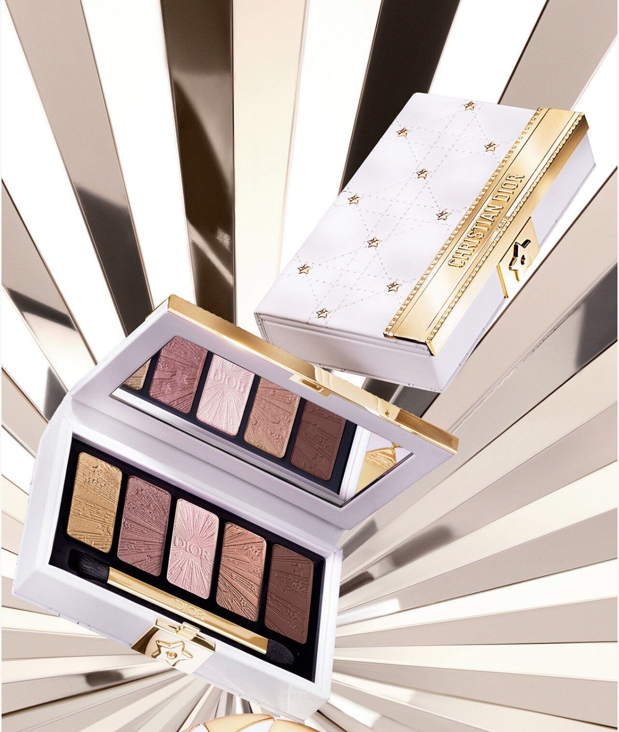 Dior      
Iconic Eye Makeup Couture Case Holiday ♥️