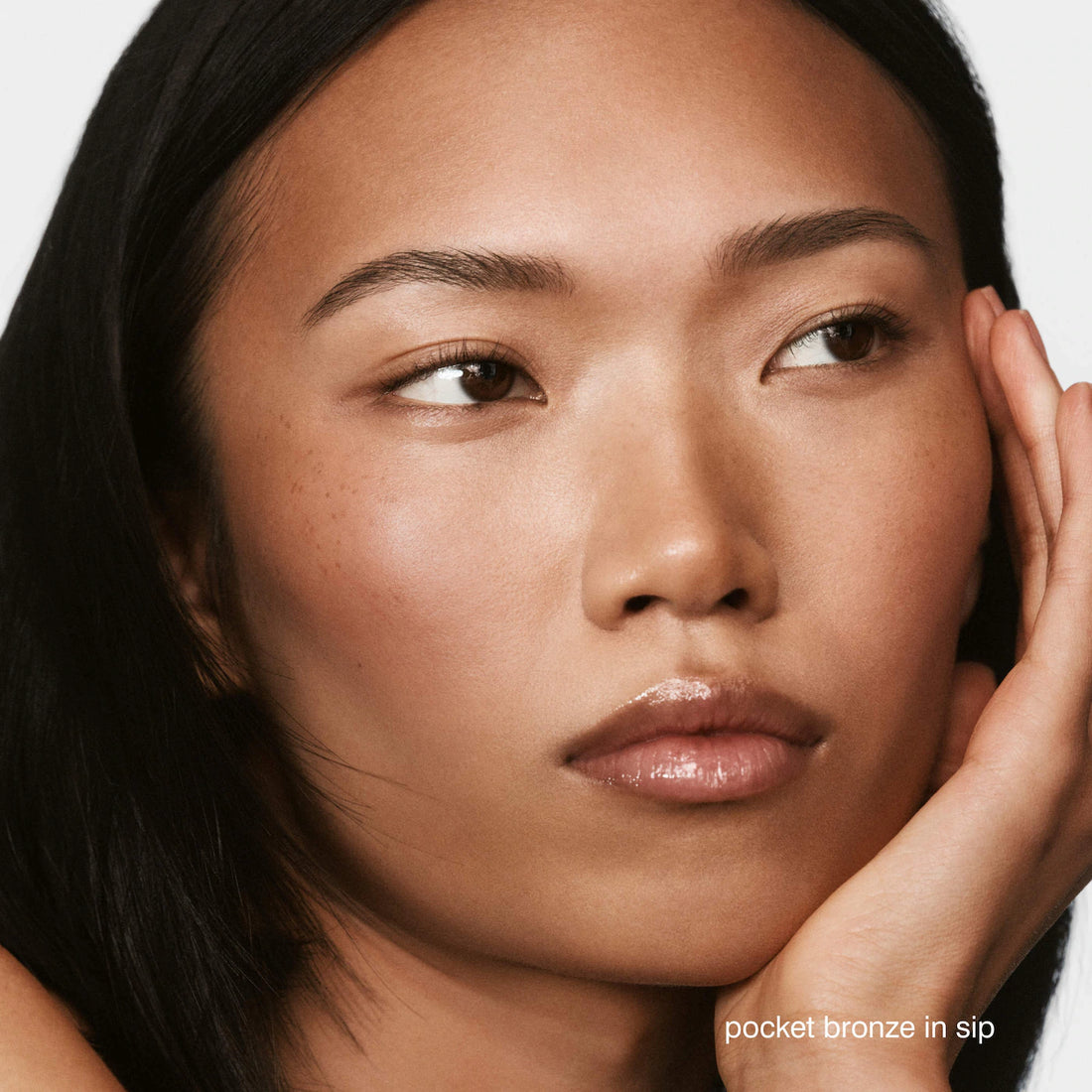Rhode
Pocket Bronze Long-Wearing Cream Bronzer 🤎
